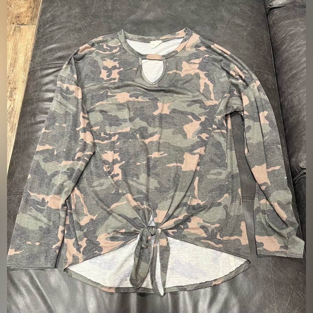 Lovely Melody Camouflage Top - Gray and Brown
